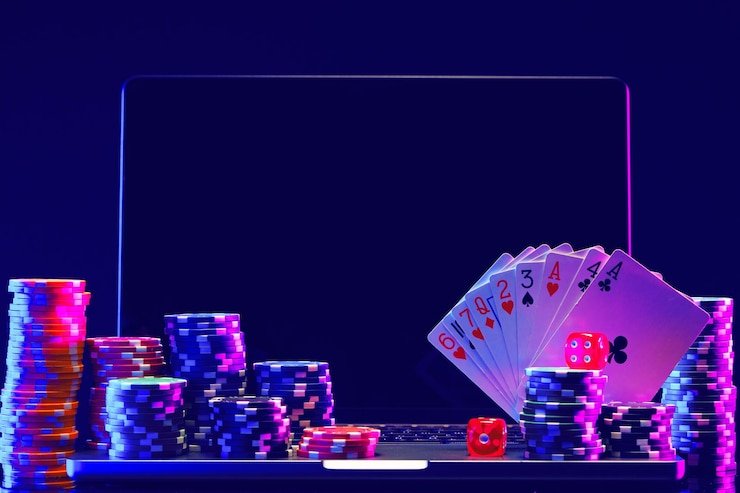 Pengguna memeriksa data penarikan dana